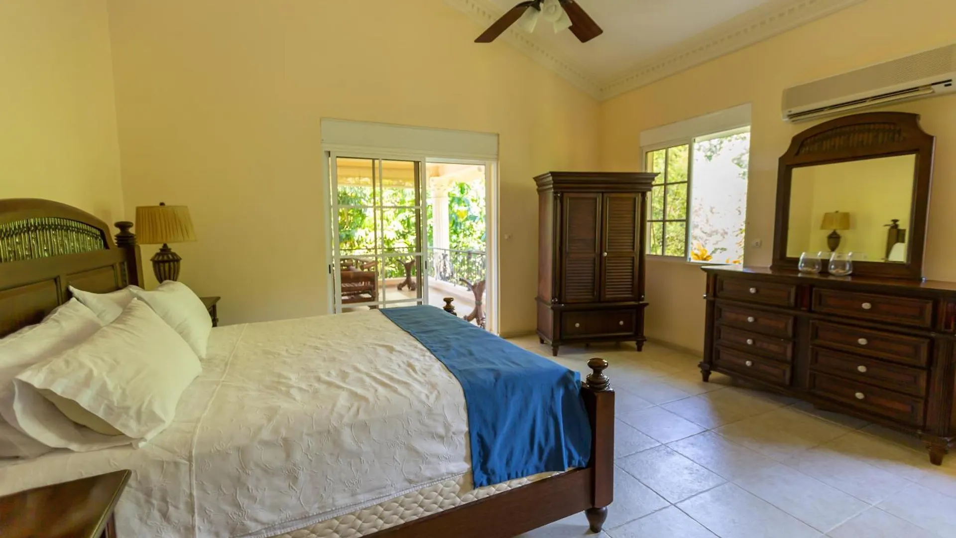 Huge 8Br Villa Poolheatedjacuzzi Bbqdailymaid  San Pedro de Macoris